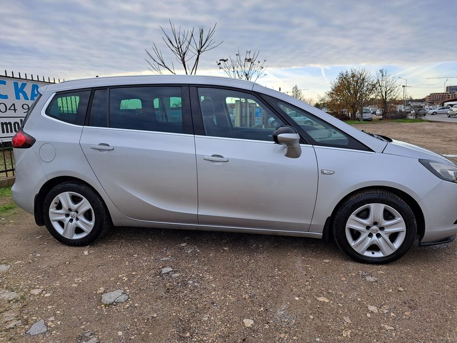 Опел Зафира 2015