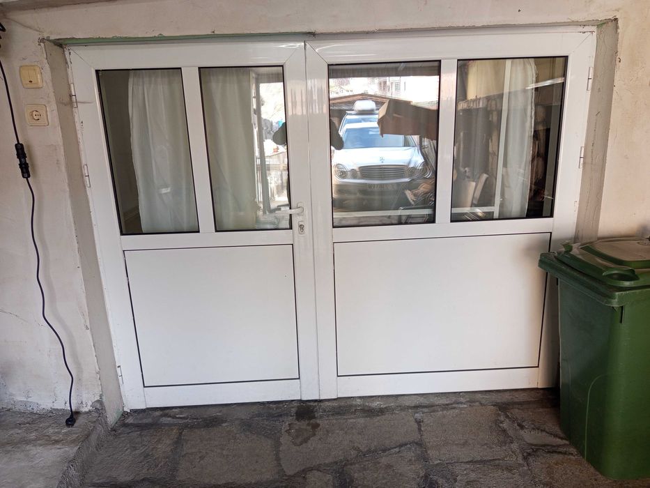 Алуминиева врата