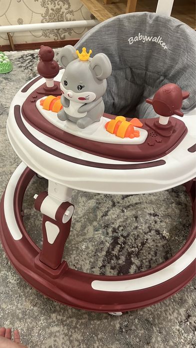 Ходунок детский красний