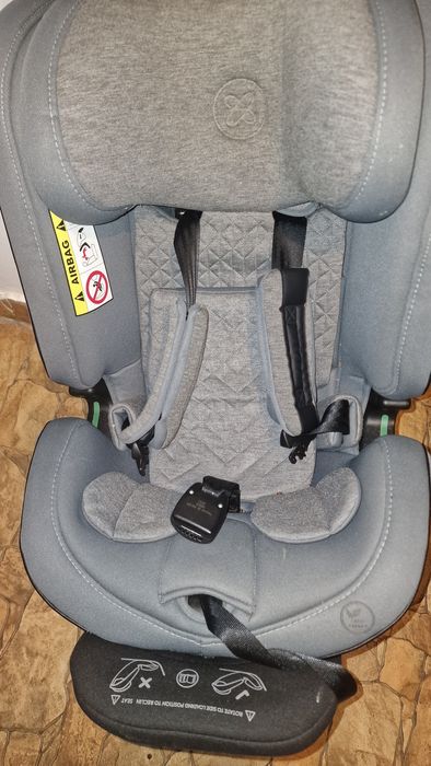 Vând scaun auto rotativ 360 Silver Cross Motion All Size Space
Scaunu