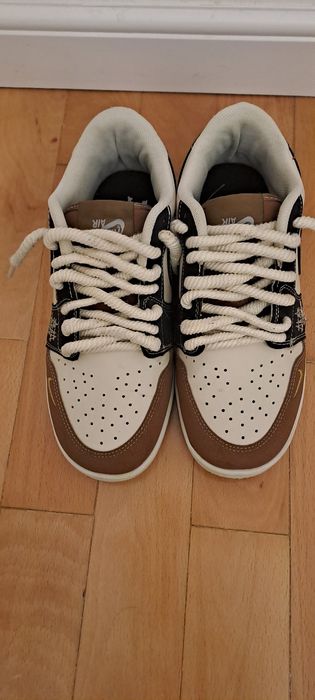 Papuci Nike Customizați