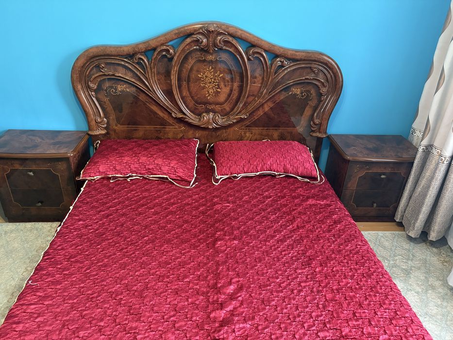 Спальный гарнитур