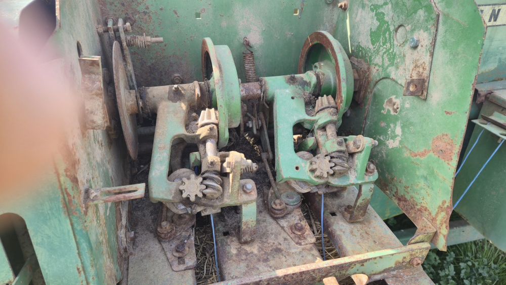 Presă John Deere