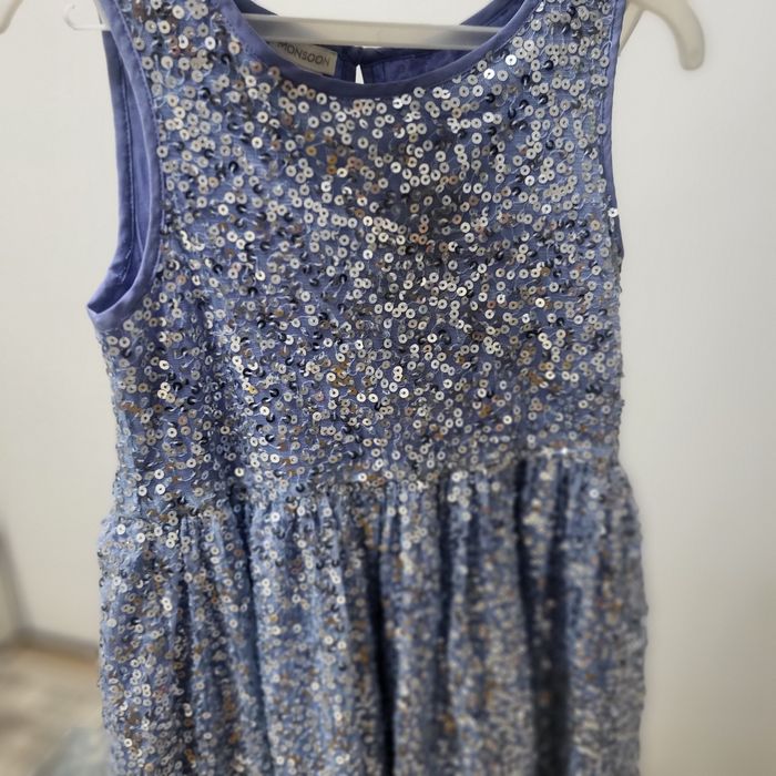 Платье с паетками