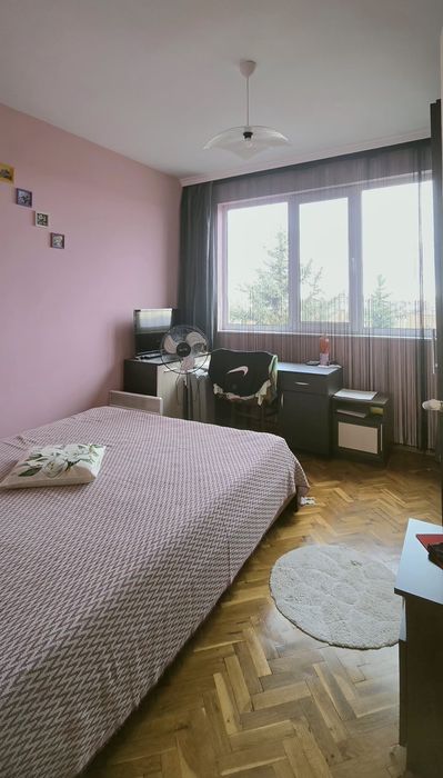 Четиристаен тухлен апартамент с гараж и таван в Горна Оряховица