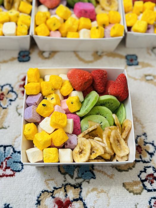 Сублимировонный фрукты и мороженое