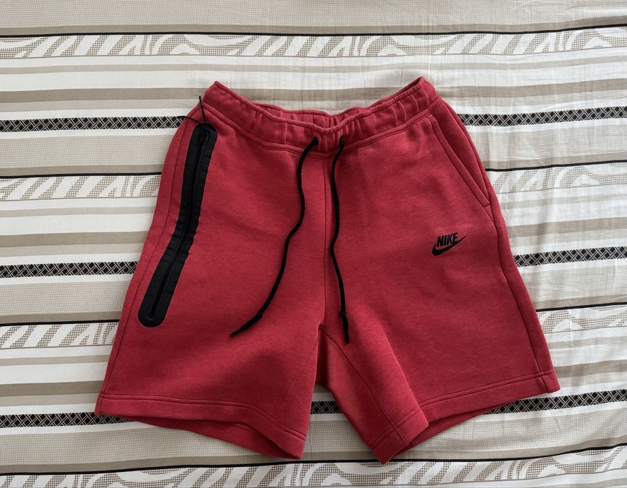 Pantaloni scurti Nike tech