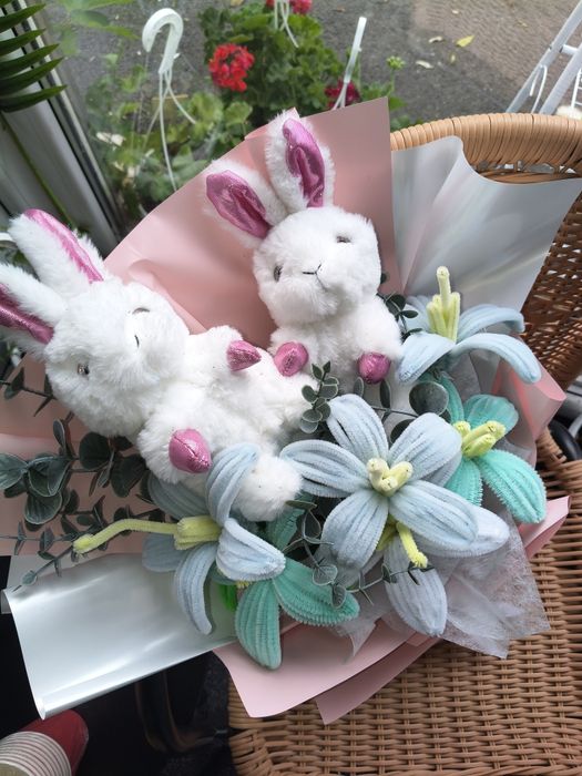 Buchet crini artificiali și iepurasi