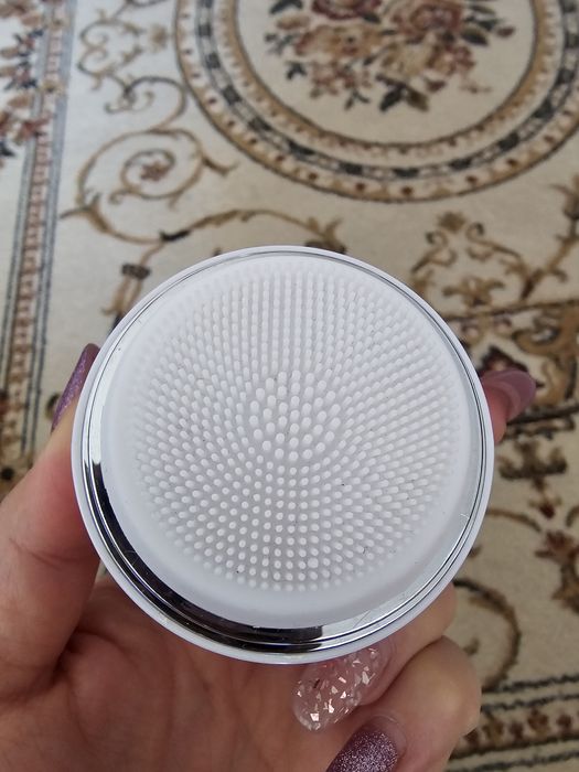 Aparat masaj facial si curățare ten