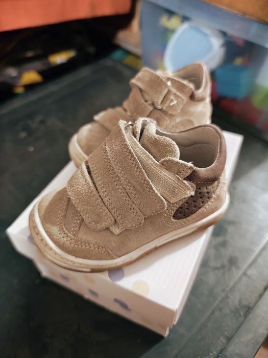 Adidas pt copii mărimea 20