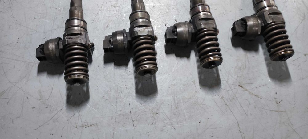 Injector injectoare volkswagen vw passat 1.9 BLS cod 038130073K BS