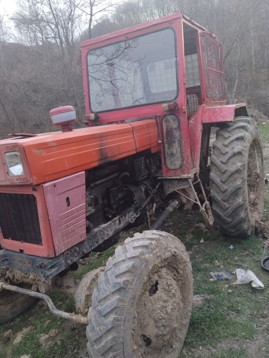 Vând tractor U651