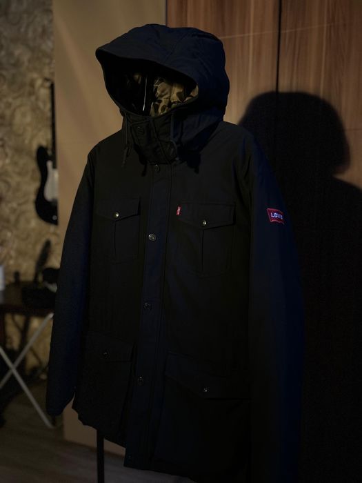 Куртка  зимнея “ Levis “