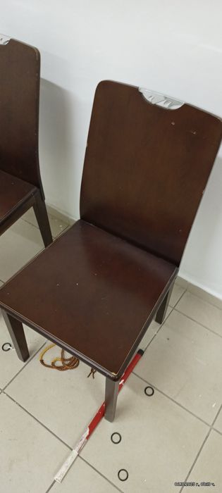 Столове дървени 2бр.