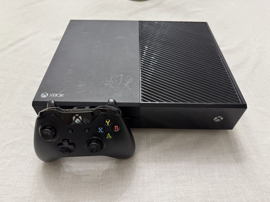 Продаётся Xbox one 500gb джостик в комплекте