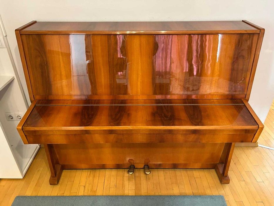 Vând pianină Ukraina