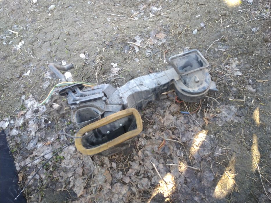 Запчасти кузовные и т. д. вента гольф