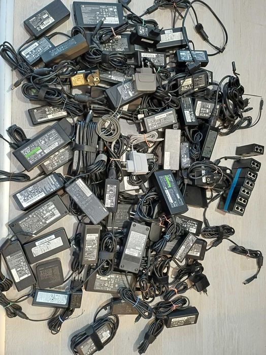 лот зарядни за лаптопи