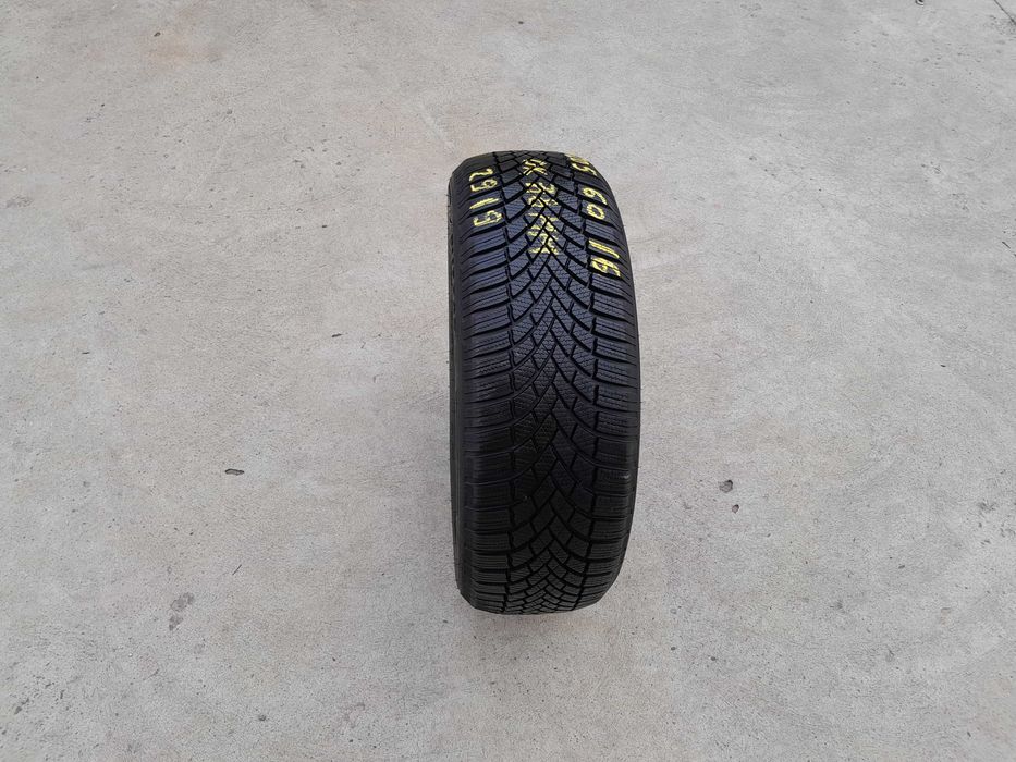 O anvelopa iarna 205 60 16 bridgestone blizzak LM 005 profil 7,8 mm