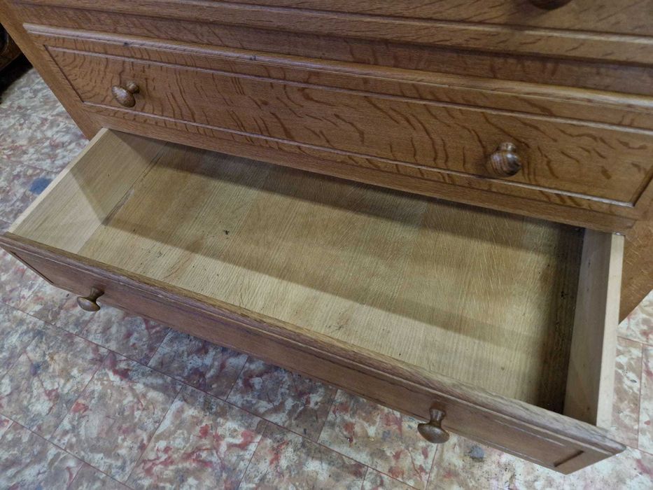 Скрин комод от дъбов масив с три чекмеджета