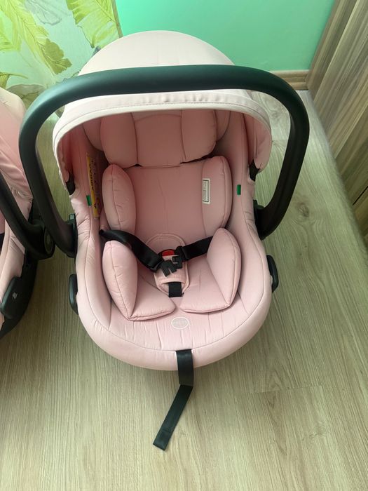 Продавам столчета за кола на Chipolino Pearl (40 - 87 см) розова пудра.