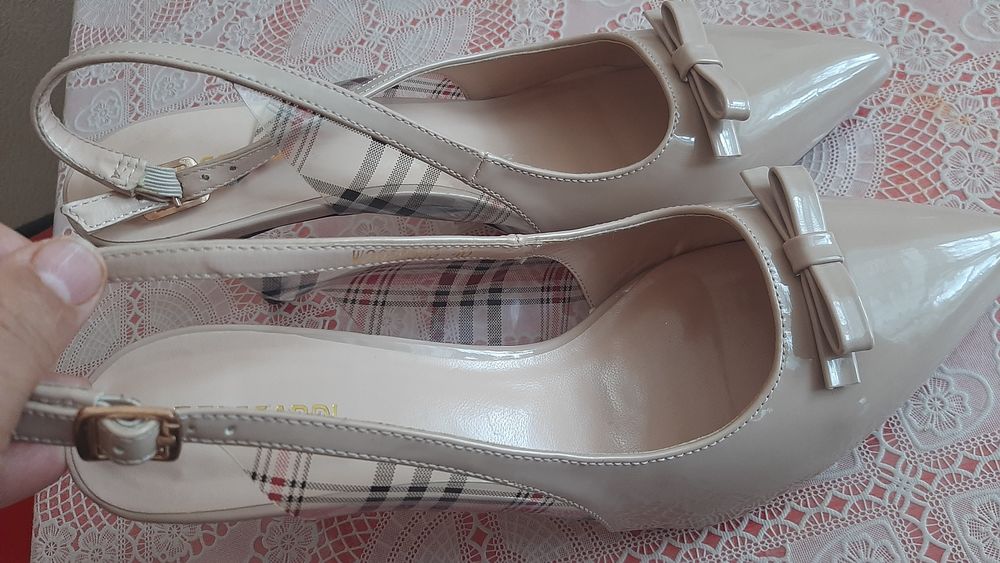 Басоножкалар  сотилади 40 размер