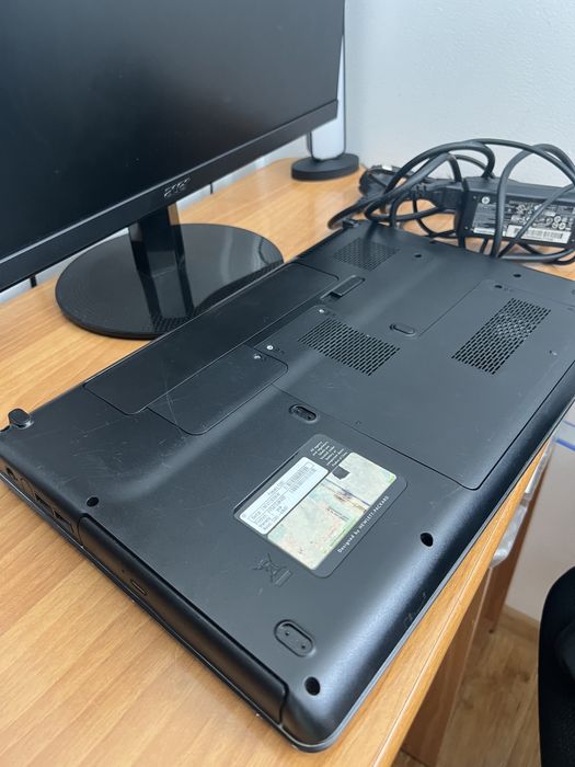 Vând Laptop Presario CQ61 pt piese!!