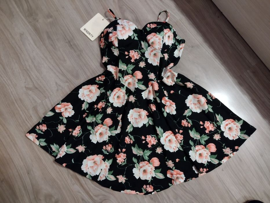 Флорална дамска рокля