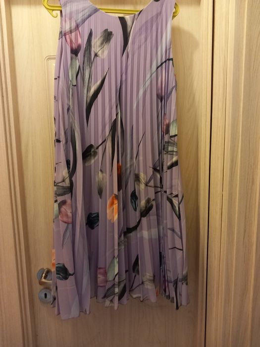 Лятна рокля на плисета