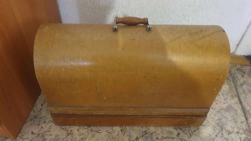 Продам швейную машину