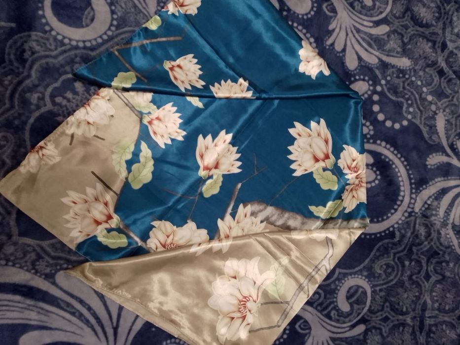 Batic satinat cu imprimeu floral