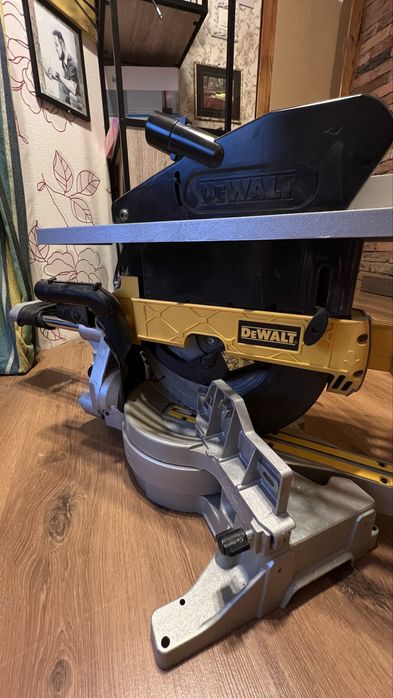DeWalt D27112-QS fierastrau circular combinat de masa 305 x 30
