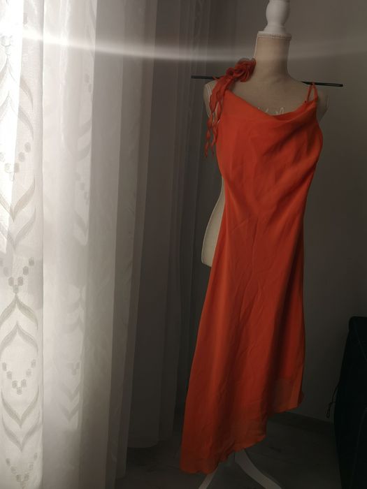 Rochie cu bretele asimetrica