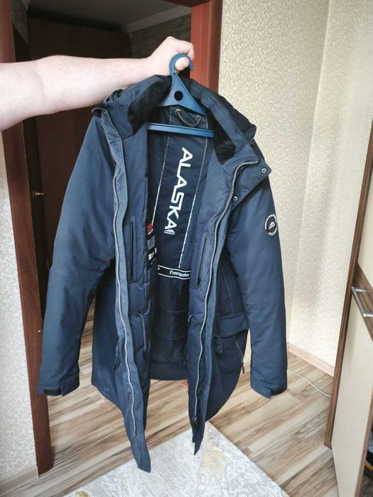 Продам пуховик в хорошем состояние 56 размер торг