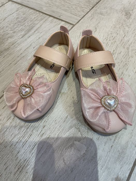 Туфли на девочку