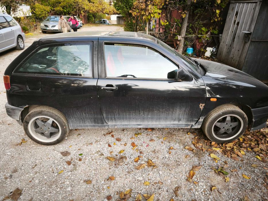 Продавам си колцата !