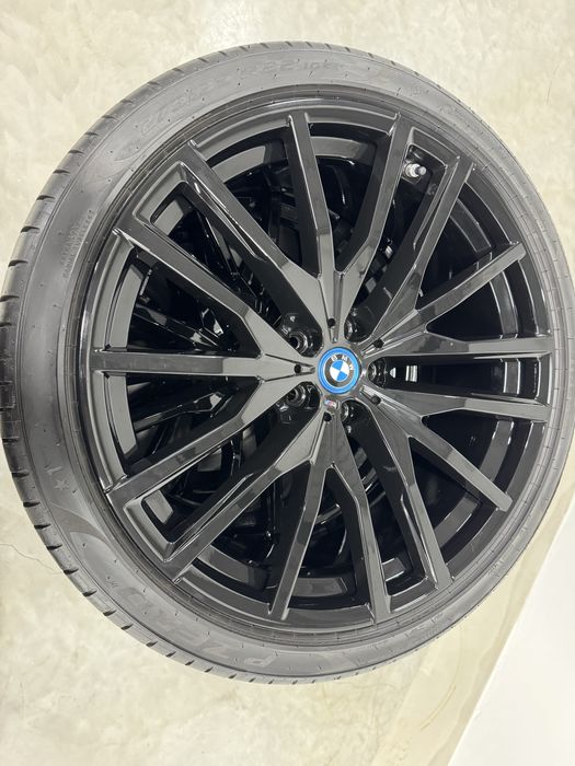 Jante Bmw X5 X6 R22 G05 G06 Originale M742 Pirelli 35/2024 Vara 99%