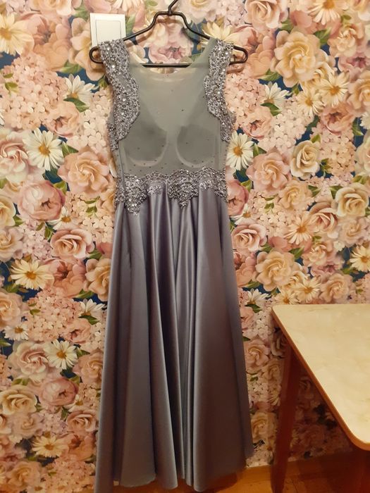 Платье вечернее.