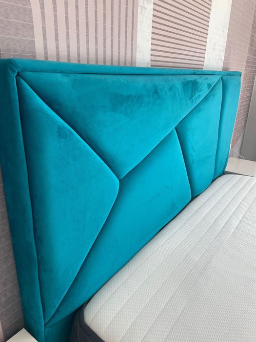 Pat Matrimonial Tapițat Catifea (Petrol) + Saltea inclusă + Ladă Depozitare