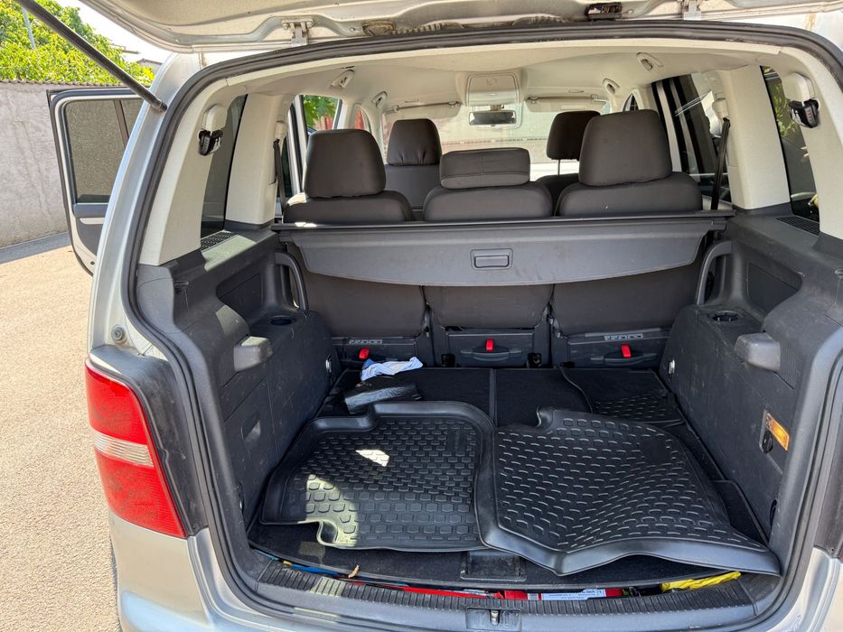 Vând volkswagen touran 2006