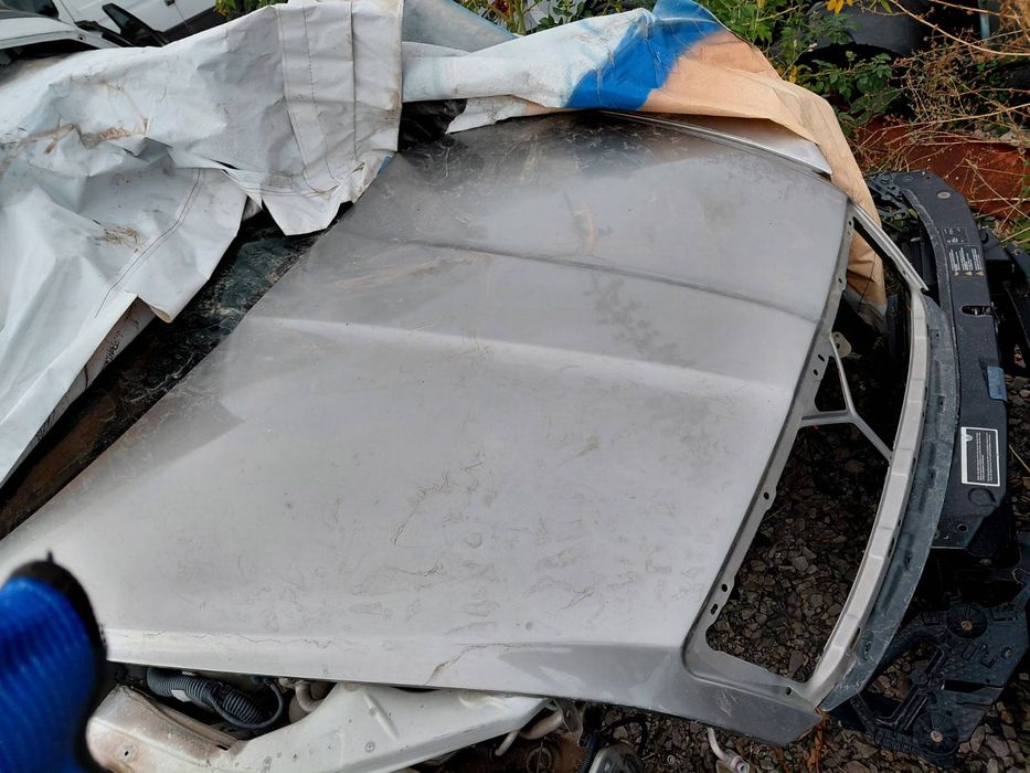 Преден капак за Shkoda Oktaviq 2010god