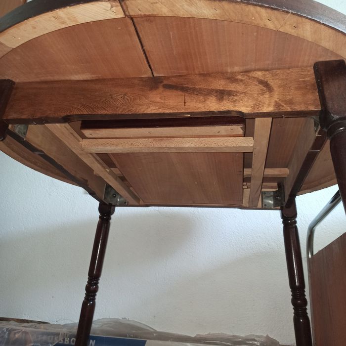 Кръгла трапезна  маса разтегателна