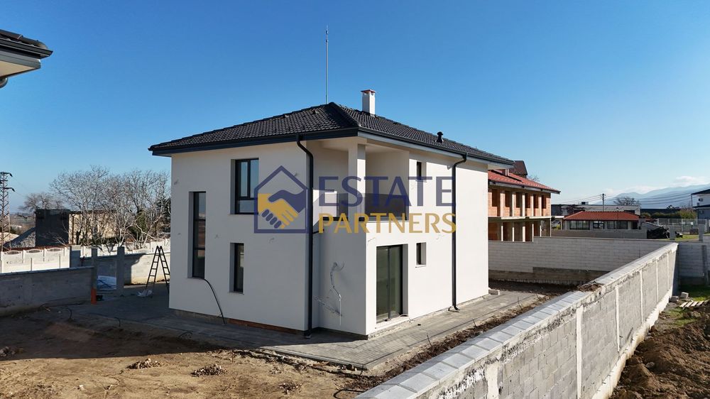 Къща в Пловдив, област-с.Брестник площ 226 цена 315000