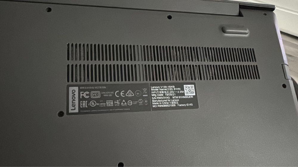 Leptop Lenovo V130-15IKB