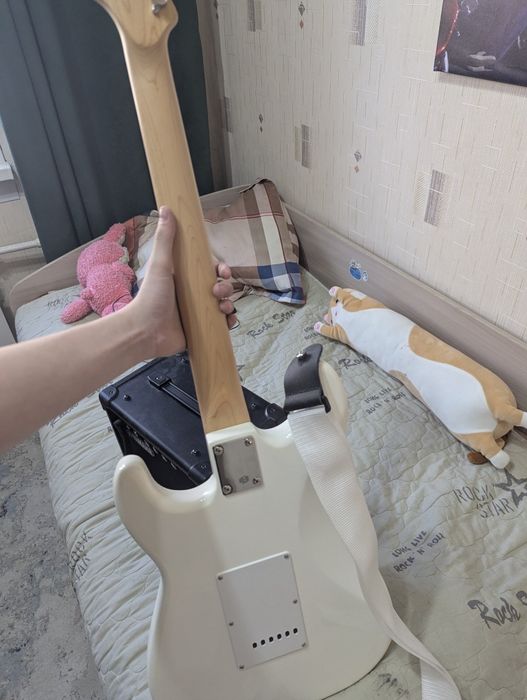 Продам новую гитару и комбик