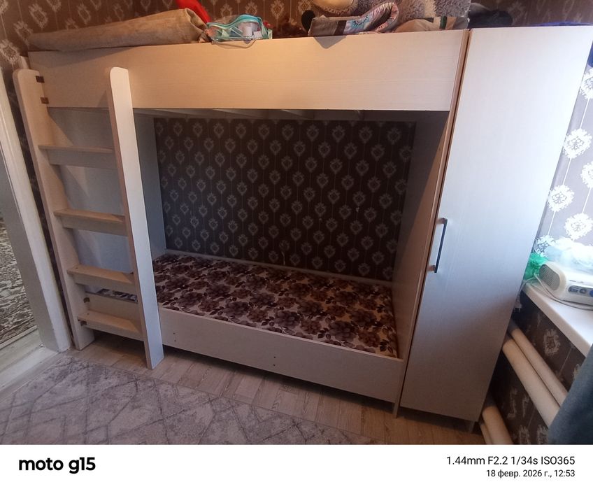 Продаётся двухъярусная детская кроватка.