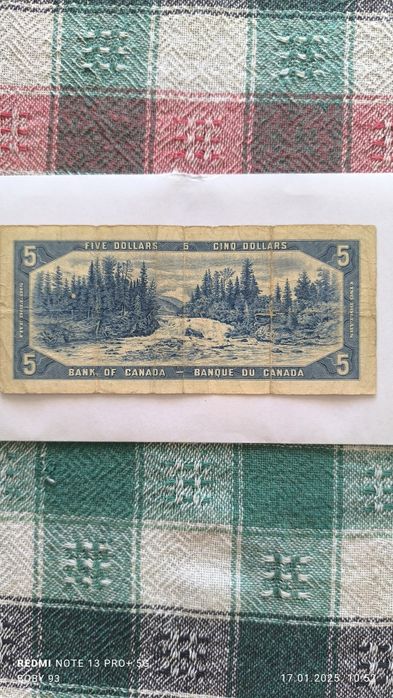 5 Канадски долара