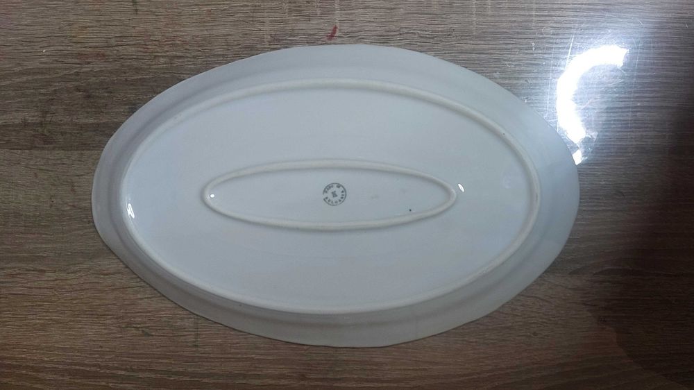 Чинии - плато за пица, студени мезета, торта