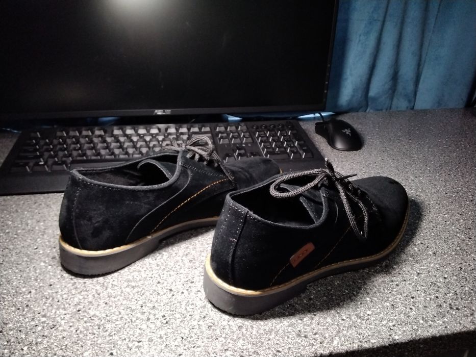 Pantofi din Catifea Frumoasă de Costum (stare nouă)
