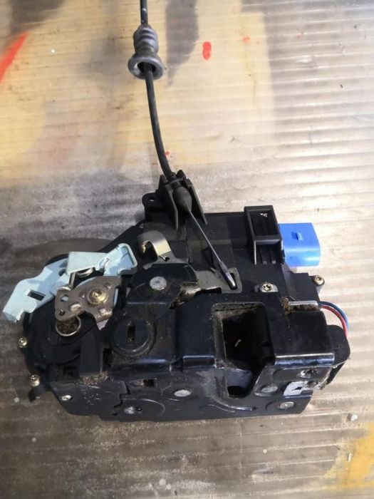Broasca Skoda Octavia 2 stânga spate